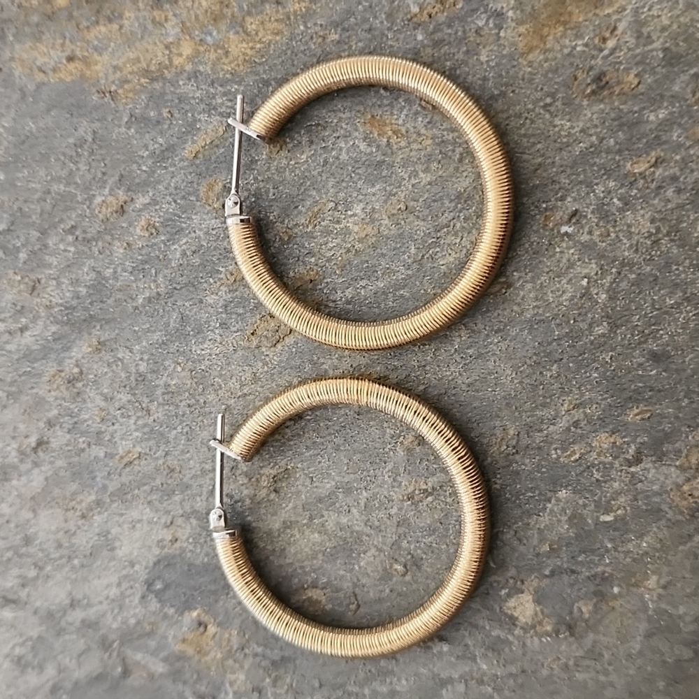 STAINLESS STEEL GOLD TONE Hoop Earrings 1.5 inch Textured Waterproof - Picture 9 of 13